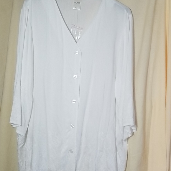 BLAIR XL WHITE  BUTTON  DOWN BLOUSE WITH EMBROIDER - Picture 1 of 5